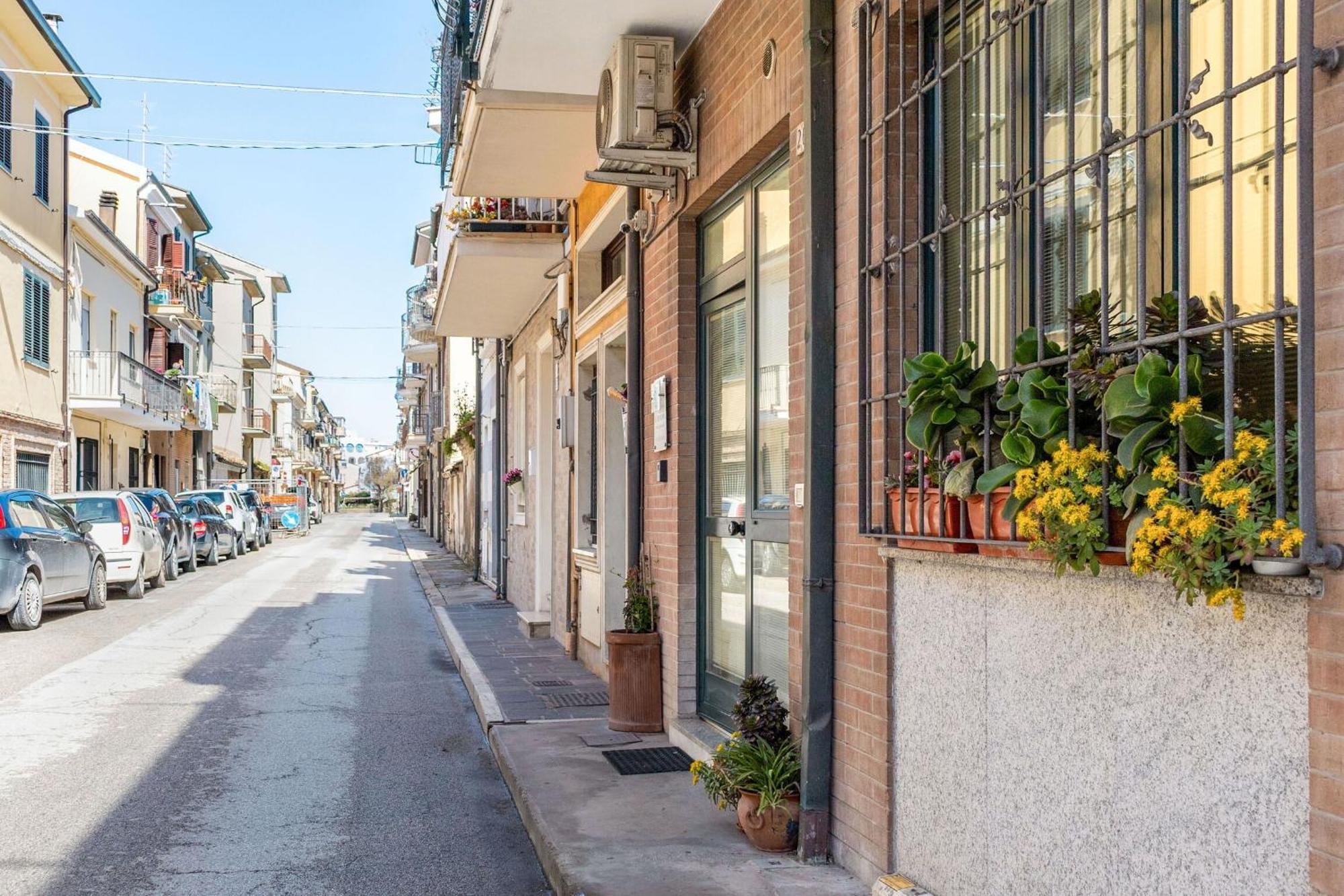 Italian Experience-La Rondine Apartment Porto Recanati Exterior photo